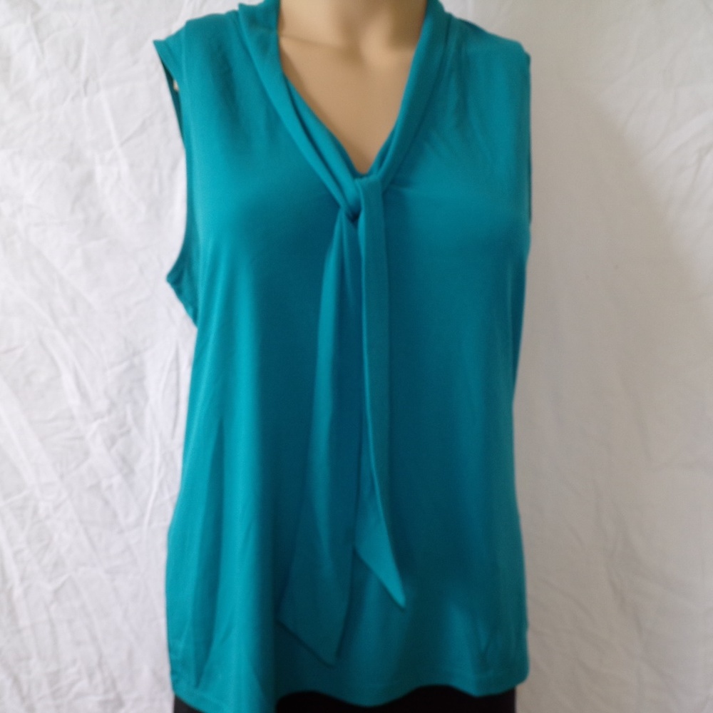 2/20 sleeveless blouse